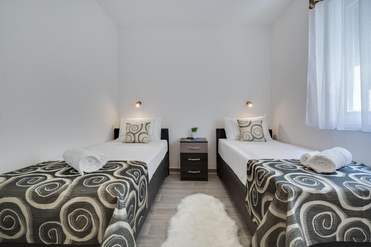Apartmani Kastelina Vir Extérieur photo